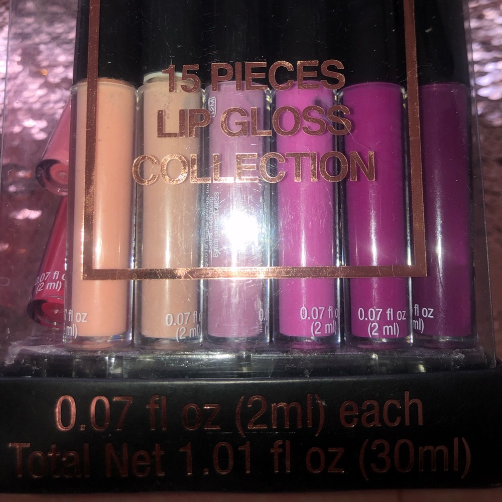 LIP GLOSSES!!